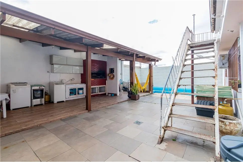 Foto 2 de Casa com 3 quartos à venda, 250m2 em Jardim Sabará, Porto Alegre - RS