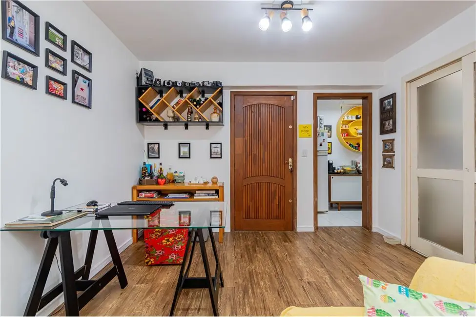 Apartamento com 2 quartos à venda, 118m2 em Auxiliadora, Porto Alegre - RS - imagem 5 Foto 5 de Apartamento com 2 quartos à venda, 118m2 em Auxiliadora, Porto Alegre - RS