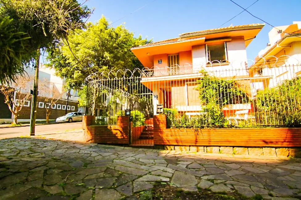 Casa com 4 quartos à venda, 340m2 em Petrópolis, Porto Alegre - RS - imagem 6 Foto 6 de Casa com 4 quartos à venda, 340m2 em Petrópolis, Porto Alegre - RS