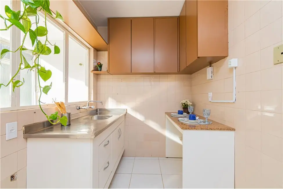 Foto 2 de Apartamento com 2 quartos à venda, 61m2 em Rio Branco, Porto Alegre - RS