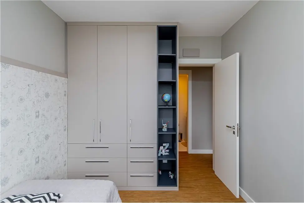 Apartamento com 3 quartos à venda, 105m2 em Menino Deus, Porto Alegre - RS - imagem 8 Foto 8 de Apartamento com 3 quartos à venda, 105m2 em Menino Deus, Porto Alegre - RS