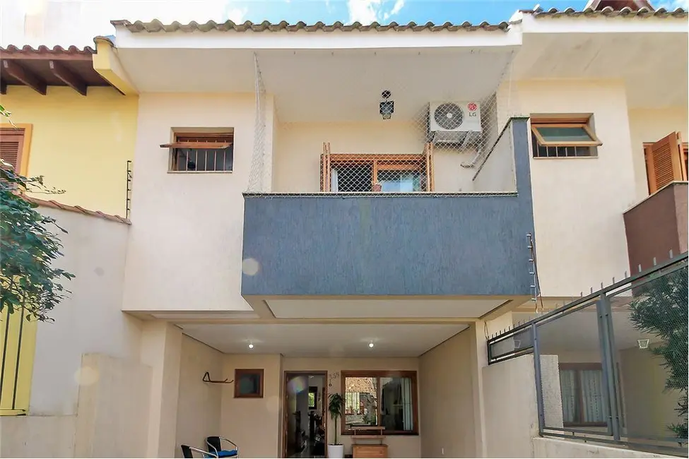 Casa com 3 quartos à venda, 131m2 em Espírito Santo, Porto Alegre - RS - imagem 3 Foto 3 de Casa com 3 quartos à venda, 131m2 em Espírito Santo, Porto Alegre - RS