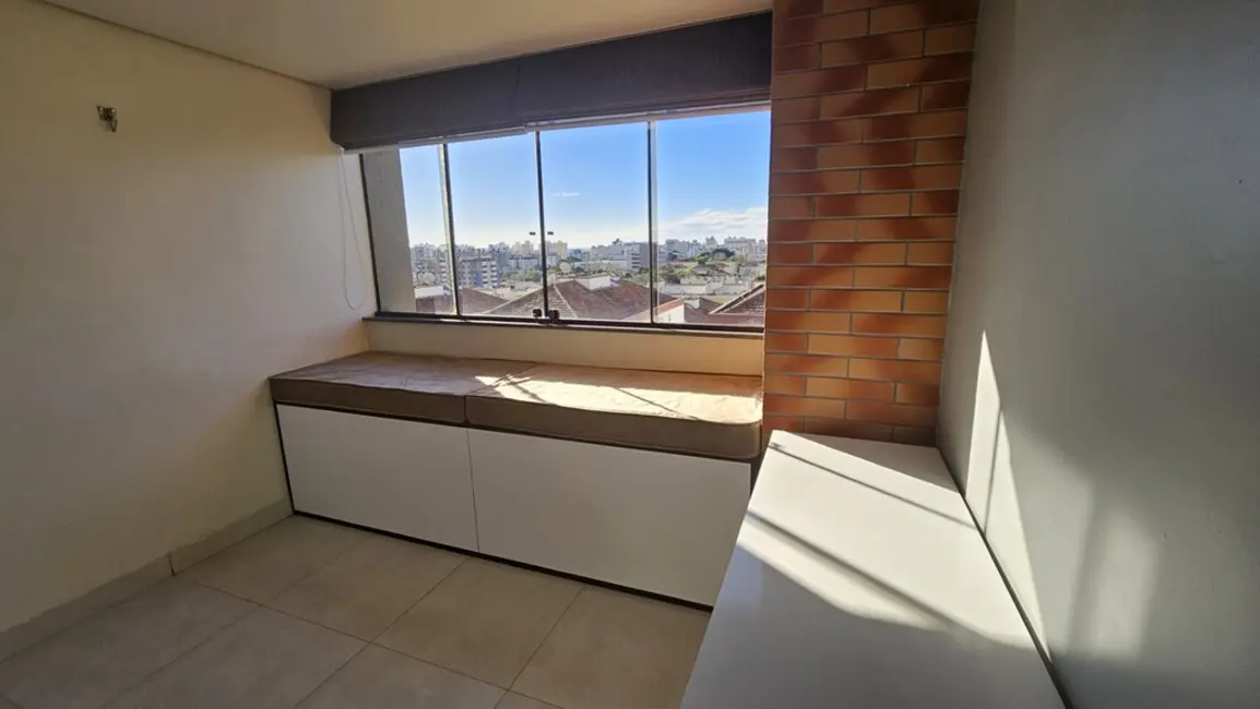 Foto 8 de Apartamento com 2 quartos à venda, 66m2 em Passo da Areia, Porto Alegre - RS