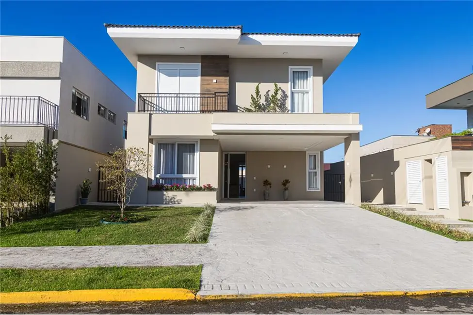 Foto 1 de Casa de Condomínio com 4 quartos à venda, 300m2 em Santa Regina, Camboriu - SC