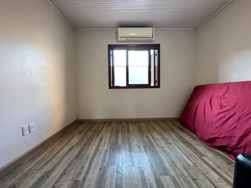 Casa com 2 quartos à venda, 80m2 em São José, Canoas - RS - imagem 3 Foto 3 de Casa com 2 quartos à venda, 80m2 em São José, Canoas - RS