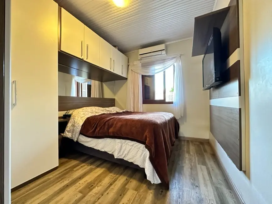 Casa com 2 quartos à venda, 80m2 em São José, Canoas - RS - imagem 9 Foto 9 de Casa com 2 quartos à venda, 80m2 em São José, Canoas - RS