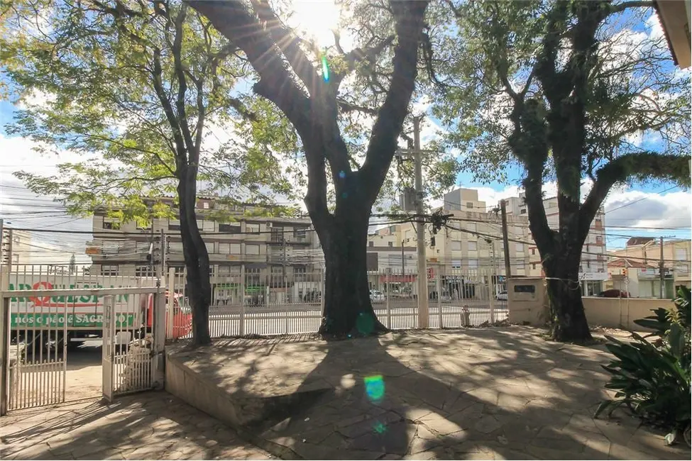 Foto 4 de Fazenda / Haras à venda, 606m2 em Petrópolis, Porto Alegre - RS