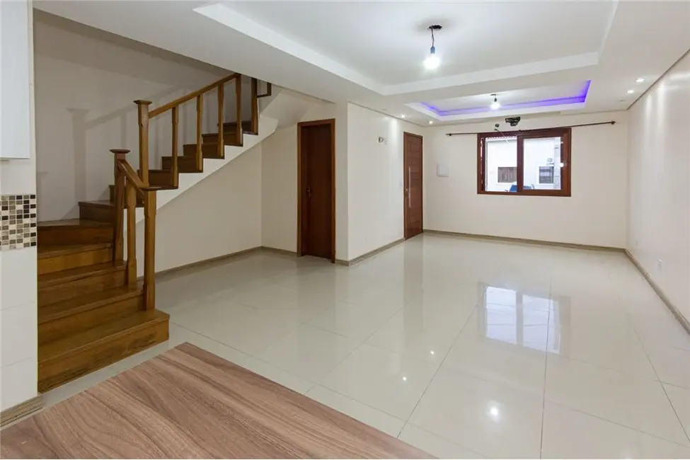 Casa à venda, 130m2 em Lomba do Pinheiro, Porto Alegre - RS - imagem 1 Foto 1 de Casa à venda, 130m2 em Lomba do Pinheiro, Porto Alegre - RS