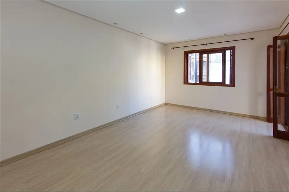 Casa à venda, 130m2 em Lomba do Pinheiro, Porto Alegre - RS - imagem 3 Foto 3 de Casa à venda, 130m2 em Lomba do Pinheiro, Porto Alegre - RS