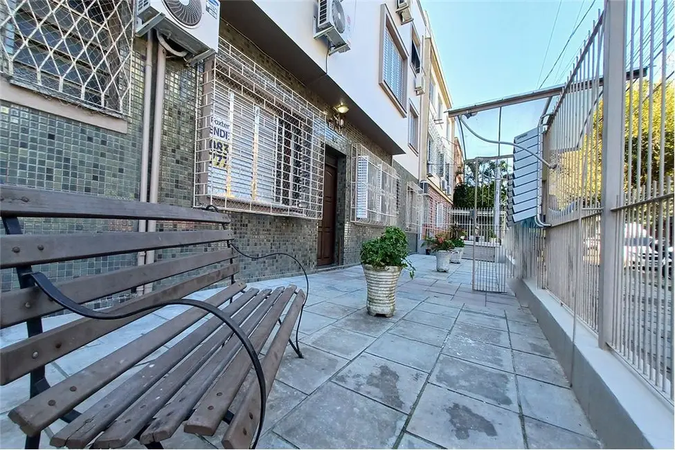 Apartamento com 2 quartos à venda, 70m2 em Menino Deus, Porto Alegre - RS - imagem 3 Foto 3 de Apartamento com 2 quartos à venda, 70m2 em Menino Deus, Porto Alegre - RS