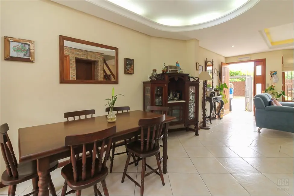 Casa com 3 quartos à venda, 200m2 em Ipanema, Porto Alegre - RS - imagem 9 Foto 9 de Casa com 3 quartos à venda, 200m2 em Ipanema, Porto Alegre - RS