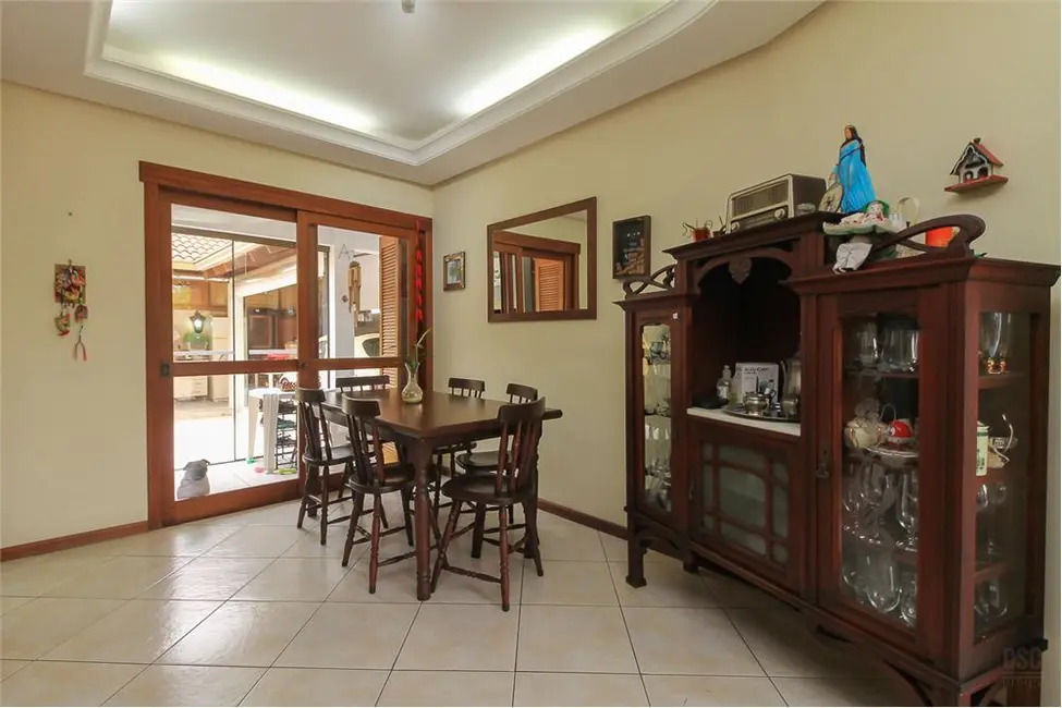 Casa com 3 quartos à venda, 200m2 em Ipanema, Porto Alegre - RS - imagem 8 Foto 8 de Casa com 3 quartos à venda, 200m2 em Ipanema, Porto Alegre - RS