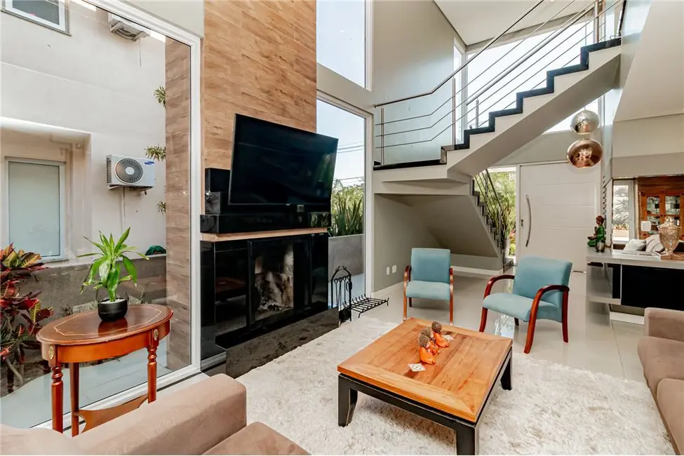 Casa com 4 quartos à venda, 319m2 em Centro, Viamao - RS - imagem 7 Foto 7 de Casa com 4 quartos à venda, 319m2 em Centro, Viamao - RS