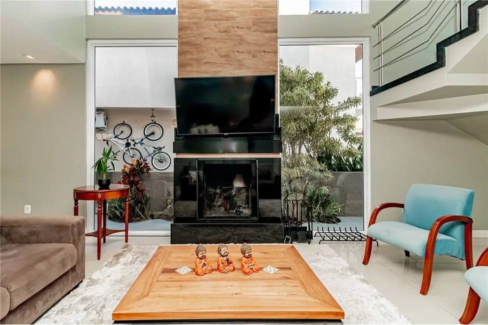 Casa com 4 quartos à venda, 319m2 em Centro, Viamao - RS - imagem 4 Foto 4 de Casa com 4 quartos à venda, 319m2 em Centro, Viamao - RS