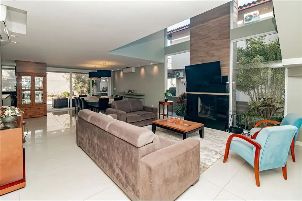 Casa com 4 quartos à venda, 319m2 em Centro, Viamao - RS - imagem 3 Foto 3 de Casa com 4 quartos à venda, 319m2 em Centro, Viamao - RS