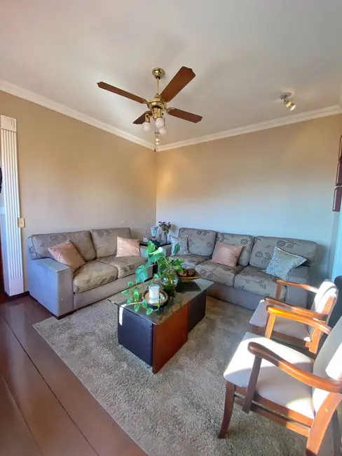 Apartamento com 3 quartos à venda, 170m2 em Independência, Porto Alegre - RS - imagem 4 Foto 4 de Apartamento com 3 quartos à venda, 170m2 em Independência, Porto Alegre - RS