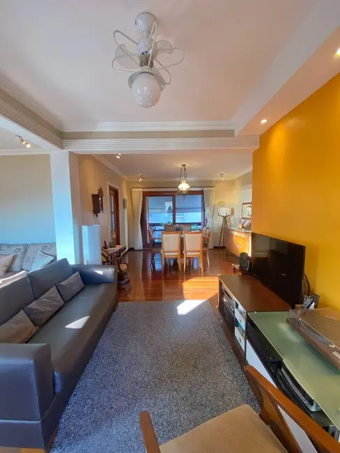 Apartamento com 3 quartos à venda, 170m2 em Independência, Porto Alegre - RS - imagem 9 Foto 9 de Apartamento com 3 quartos à venda, 170m2 em Independência, Porto Alegre - RS