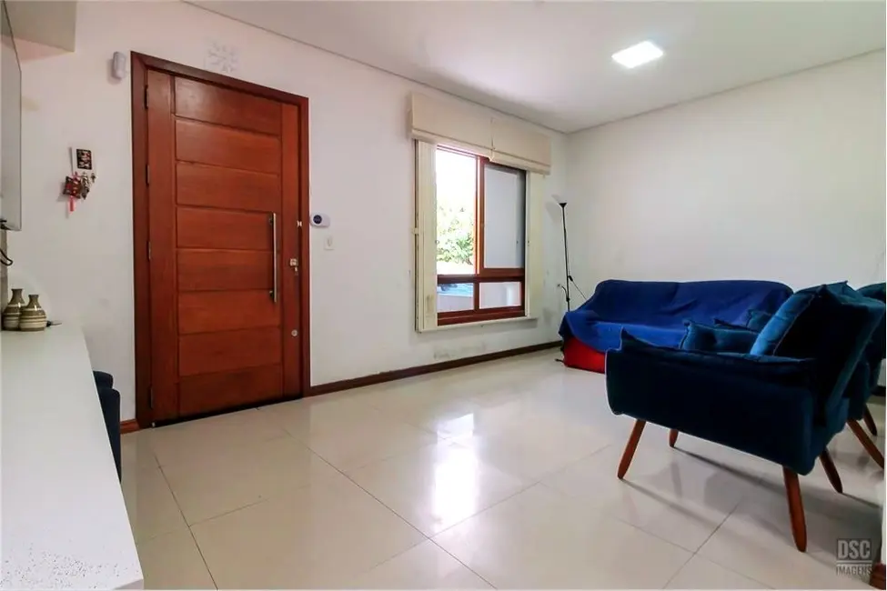 Casa com 3 quartos à venda, 164m2 em Hípica, Porto Alegre - RS - imagem 3 Foto 3 de Casa com 3 quartos à venda, 164m2 em Hípica, Porto Alegre - RS