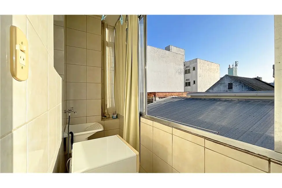 Apartamento com 1 quarto à venda, 55m2 em Menino Deus, Porto Alegre - RS - imagem 9 Foto 9 de Apartamento com 1 quarto à venda, 55m2 em Menino Deus, Porto Alegre - RS