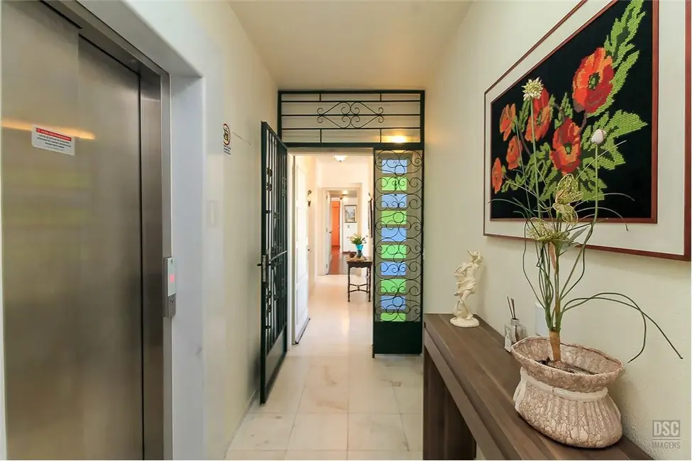 Apartamento com 3 quartos à venda, 126m2 em Menino Deus, Porto Alegre - RS - imagem 4 Foto 4 de Apartamento com 3 quartos à venda, 126m2 em Menino Deus, Porto Alegre - RS