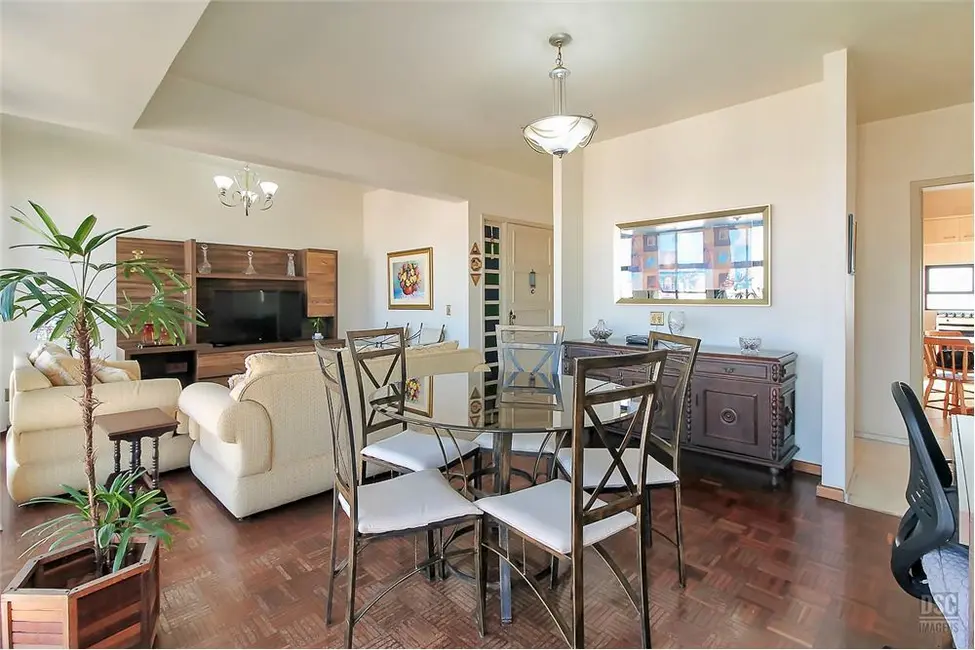 Apartamento com 3 quartos à venda, 126m2 em Menino Deus, Porto Alegre - RS - imagem 6 Foto 6 de Apartamento com 3 quartos à venda, 126m2 em Menino Deus, Porto Alegre - RS