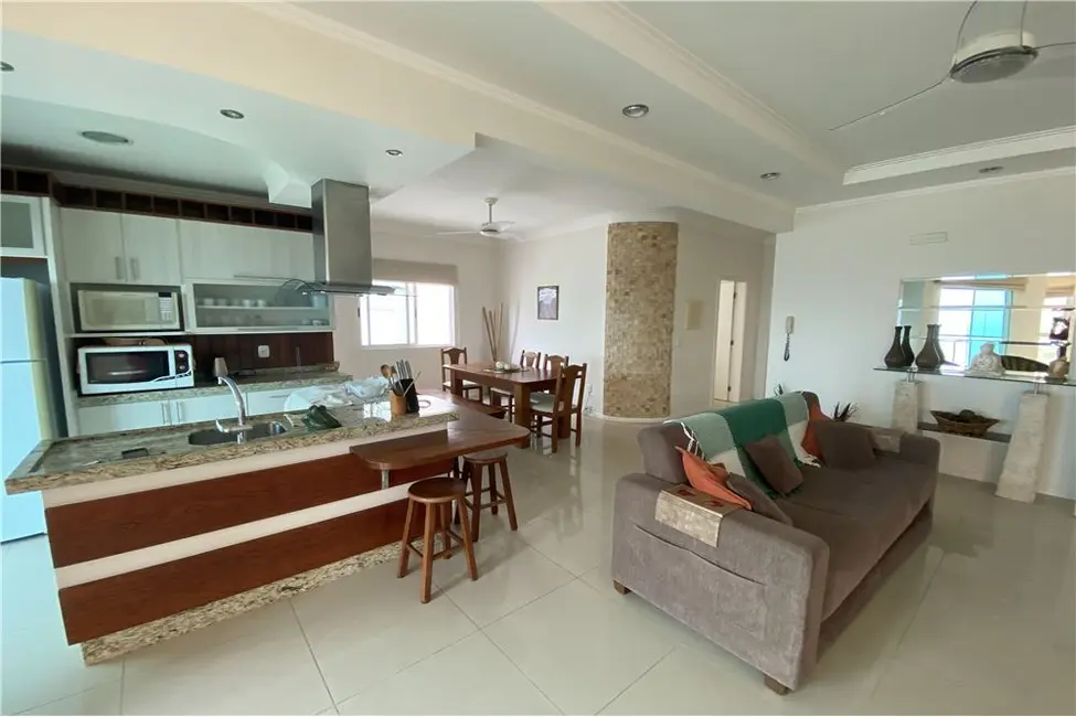 Foto 9 de Apartamento com 2 quartos à venda, 130m2 em Centro, Itapema - SC