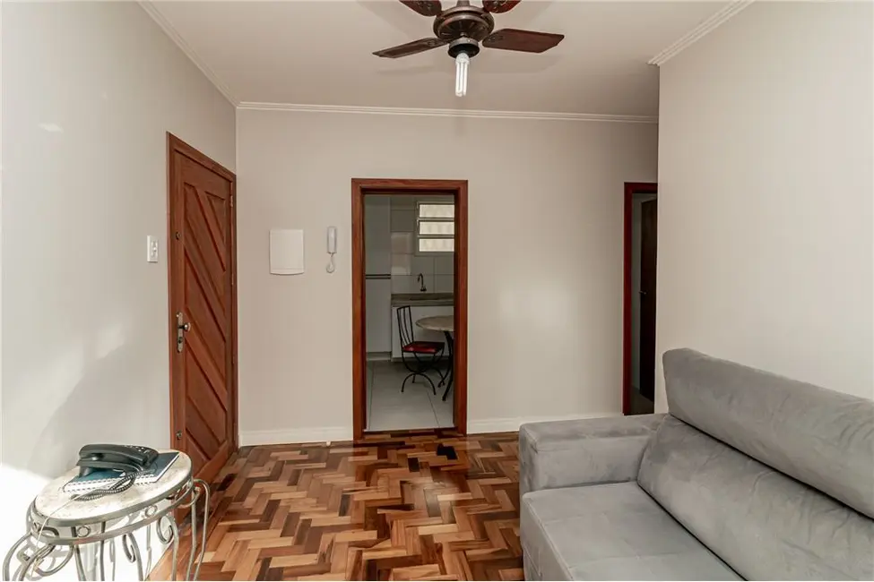 Apartamento com 2 quartos à venda, 49m2 em Santo Antônio, Porto Alegre - RS - imagem 4 Foto 4 de Apartamento com 2 quartos à venda, 49m2 em Santo Antônio, Porto Alegre - RS