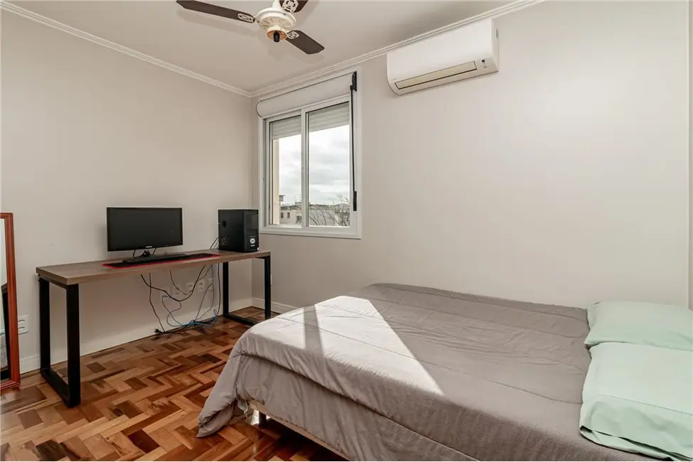 Apartamento com 2 quartos à venda, 49m2 em Santo Antônio, Porto Alegre - RS - imagem 9 Foto 9 de Apartamento com 2 quartos à venda, 49m2 em Santo Antônio, Porto Alegre - RS