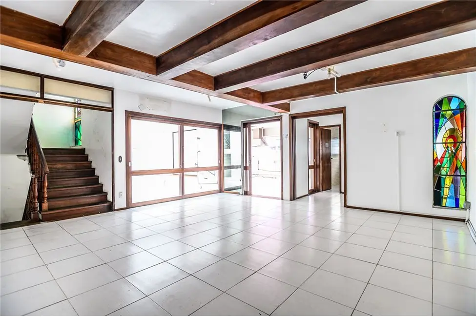 Casa com 6 quartos à venda, 900m2 em Passo da Areia, Porto Alegre - RS - imagem 8 Foto 8 de Casa com 6 quartos à venda, 900m2 em Passo da Areia, Porto Alegre - RS