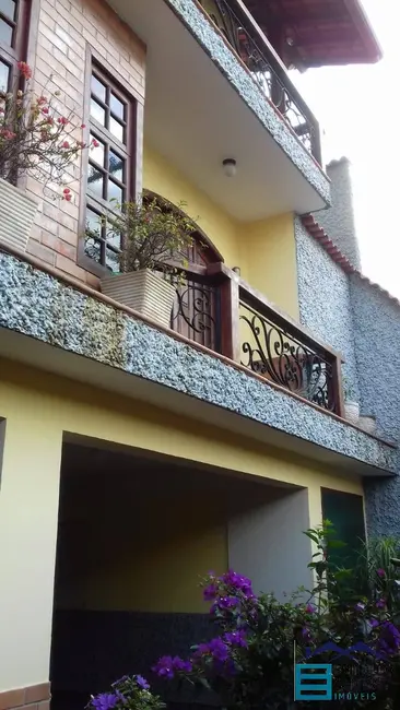 Foto 3 de Casa com 4 quartos à venda, 300m2 em Nova Era, Juiz De Fora - MG