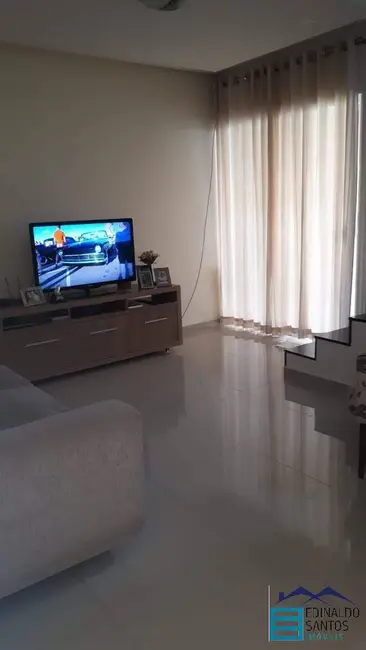 Foto 2 de Casa com 3 quartos à venda, 130m2 em Nova Benfica, Juiz De Fora - MG
