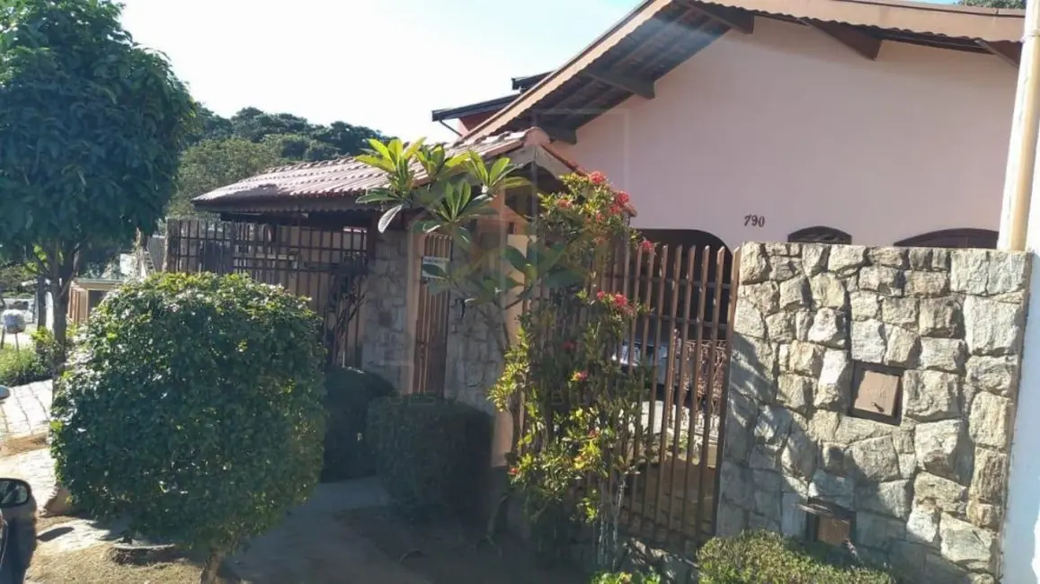 Foto 1 de Casa com 3 quartos à venda, 200m2 em Valinhos - SP