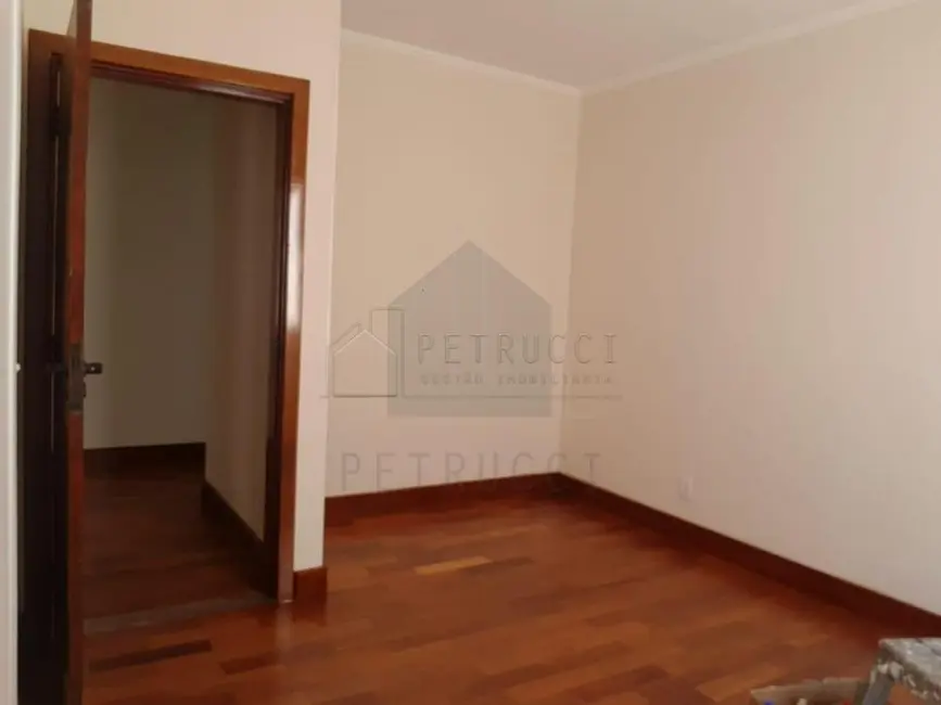 Foto 2 de Sobrado com 3 quartos à venda, 250m2 em Valinhos - SP