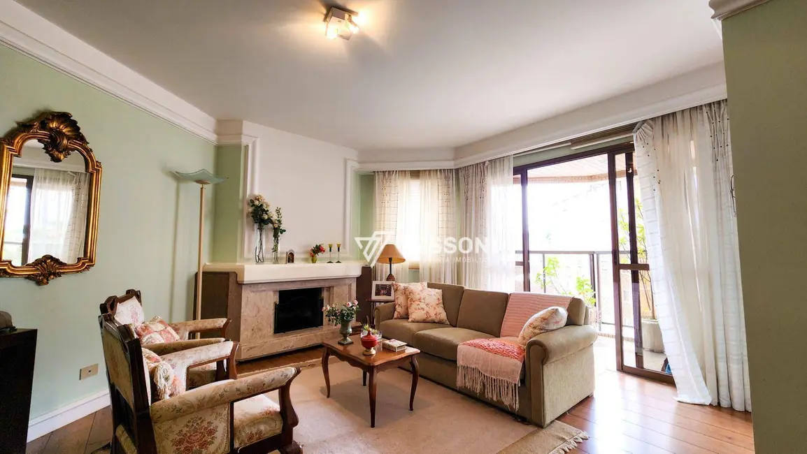 Foto 1 de Apartamento com 3 quartos à venda, 262m2 em Centro, Curitiba - PR