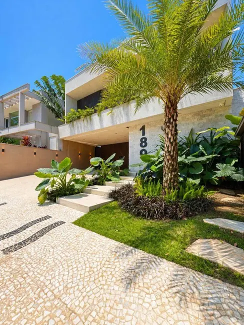 Foto 2 de Casa com 5 quartos à venda, 385m2 em Riviera de São Lourenço, Bertioga - SP