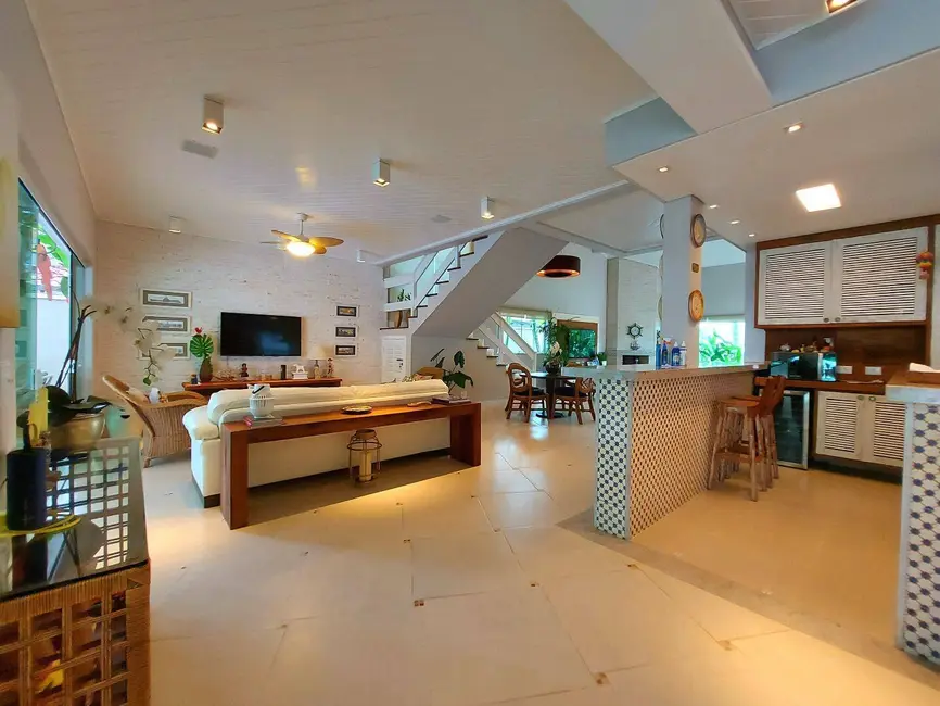 Casa com 5 quartos à venda, 297m2 em Riviera de São Lourenço, Bertioga - SP - imagem 9 Foto 9 de Casa com 5 quartos à venda, 297m2 em Riviera de São Lourenço, Bertioga - SP