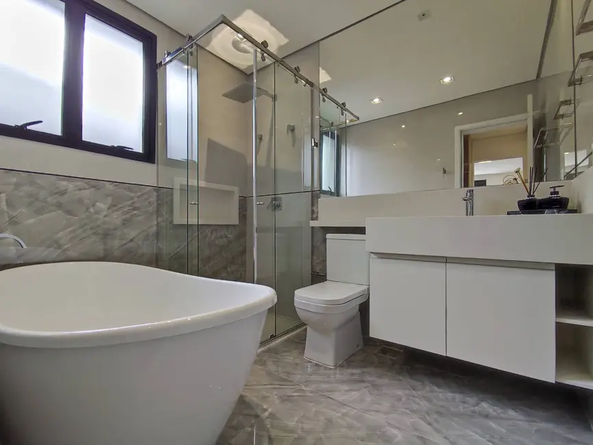 Foto 6 de Casa com 5 quartos à venda, 335m2 em Riviera de São Lourenço, Bertioga - SP