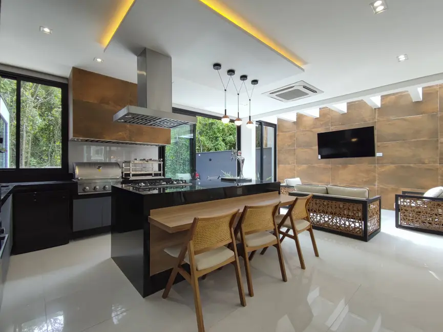 Foto 1 de Casa com 5 quartos à venda, 335m2 em Riviera de São Lourenço, Bertioga - SP