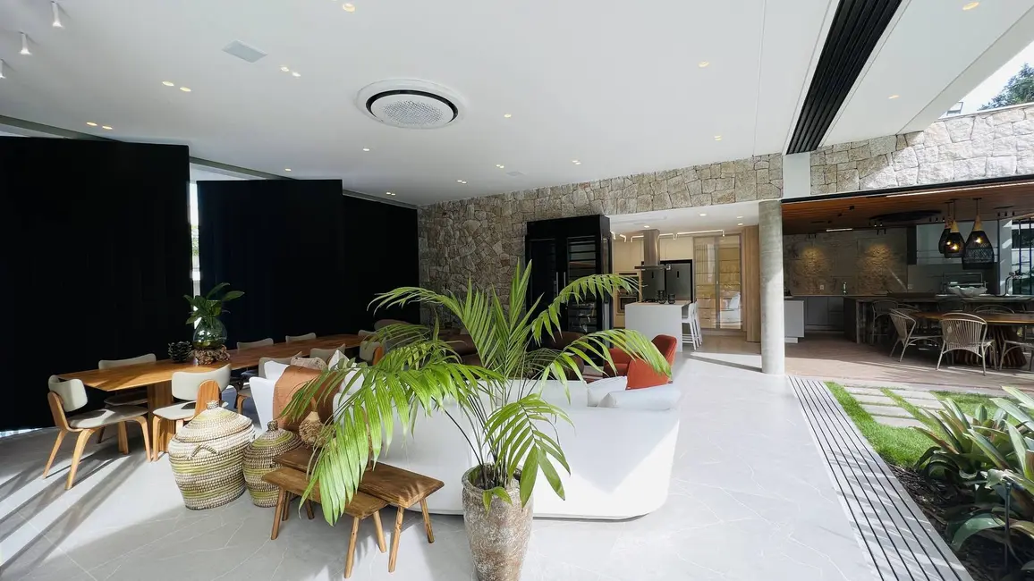 Casa com 8 quartos à venda, 800m2 em Riviera de São Lourenço, Bertioga - SP - imagem 3 Foto 3 de Casa com 8 quartos à venda, 800m2 em Riviera de São Lourenço, Bertioga - SP