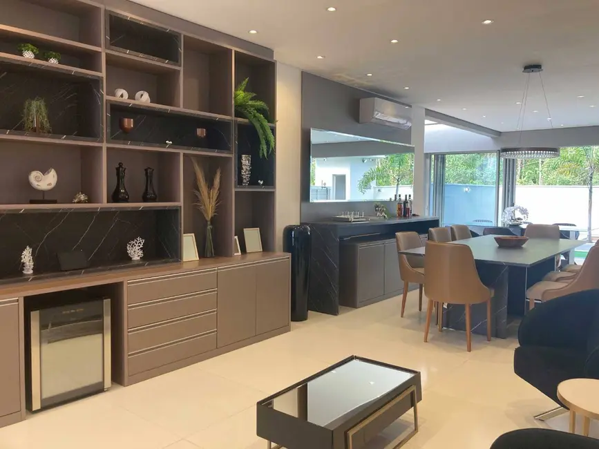 Casa com 5 quartos à venda, 323m2 em Riviera de São Lourenço, Bertioga - SP - imagem 8 Foto 8 de Casa com 5 quartos à venda, 323m2 em Riviera de São Lourenço, Bertioga - SP