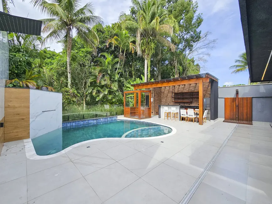 Casa com 5 quartos à venda, 273m2 em Riviera de São Lourenço, Bertioga - SP - imagem 3 Foto 3 de Casa com 5 quartos à venda, 273m2 em Riviera de São Lourenço, Bertioga - SP