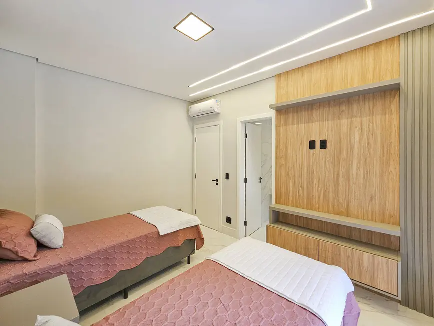 Casa com 5 quartos à venda, 273m2 em Riviera de São Lourenço, Bertioga - SP - imagem 8 Foto 8 de Casa com 5 quartos à venda, 273m2 em Riviera de São Lourenço, Bertioga - SP