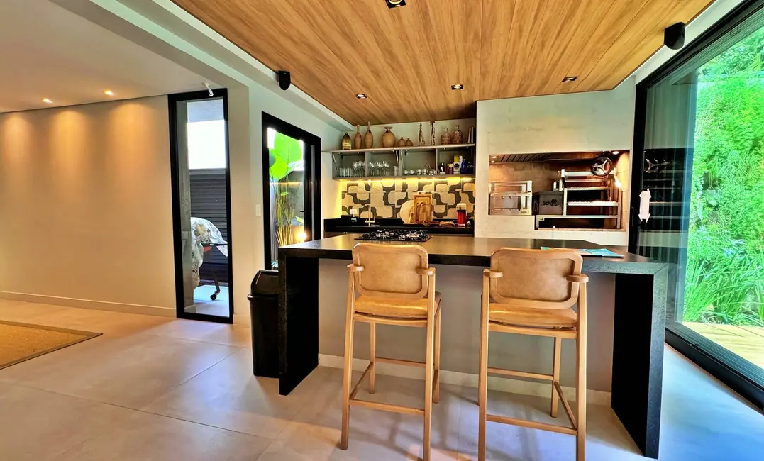 Foto 3 de Casa com 4 quartos à venda, 336m2 em Riviera de São Lourenço, Bertioga - SP