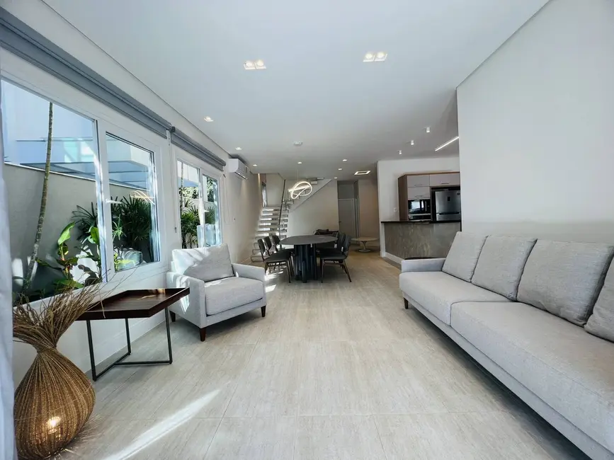 Casa com 4 quartos à venda, 349m2 em Riviera de São Lourenço, Bertioga - SP - imagem 4 Foto 4 de Casa com 4 quartos à venda, 349m2 em Riviera de São Lourenço, Bertioga - SP