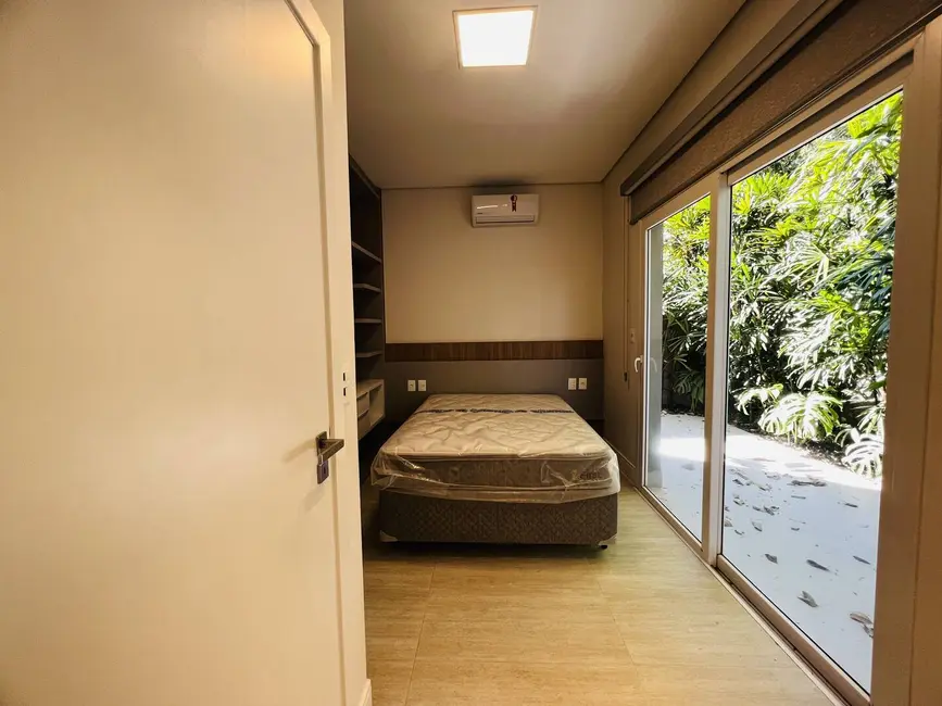 Casa com 4 quartos à venda, 349m2 em Riviera de São Lourenço, Bertioga - SP - imagem 8 Foto 8 de Casa com 4 quartos à venda, 349m2 em Riviera de São Lourenço, Bertioga - SP