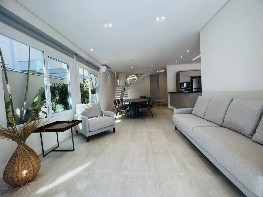 Casa com 4 quartos à venda, 349m2 em Riviera de São Lourenço, Bertioga - SP - imagem 3 Foto 3 de Casa com 4 quartos à venda, 349m2 em Riviera de São Lourenço, Bertioga - SP