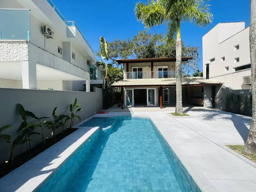 Casa com 4 quartos à venda, 349m2 em Riviera de São Lourenço, Bertioga - SP - imagem 1 Foto 1 de Casa com 4 quartos à venda, 349m2 em Riviera de São Lourenço, Bertioga - SP