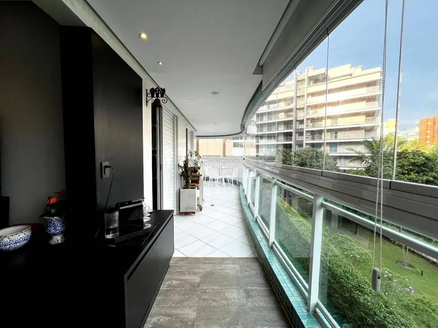 Apartamento com 3 quartos à venda, 132m2 em Riviera de São Lourenço, Bertioga - SP - imagem 4 Foto 4 de Apartamento com 3 quartos à venda, 132m2 em Riviera de São Lourenço, Bertioga - SP