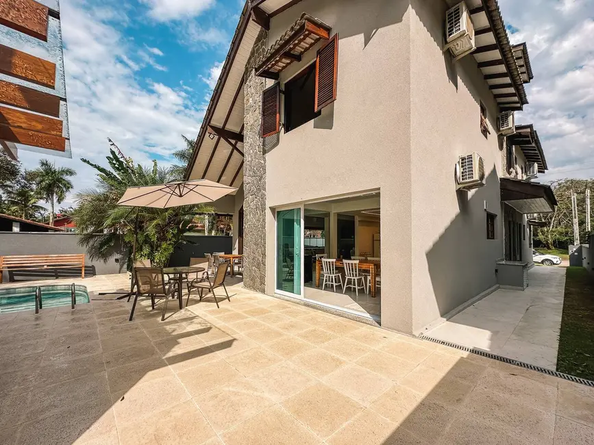 Casa com 4 quartos à venda, 320m2 em Riviera de São Lourenço, Bertioga - SP - imagem 6 Foto 6 de Casa com 4 quartos à venda, 320m2 em Riviera de São Lourenço, Bertioga - SP