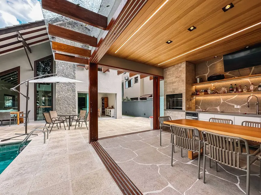 Casa com 4 quartos à venda, 320m2 em Riviera de São Lourenço, Bertioga - SP - imagem 9 Foto 9 de Casa com 4 quartos à venda, 320m2 em Riviera de São Lourenço, Bertioga - SP